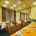 Hotel Henrietta 3*