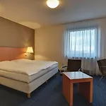 Henrietta Hotel