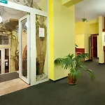 Henrietta Hotel