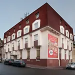 Henrietta Hotel