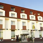 Henrietta Hotel