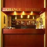 Henrietta Hotel