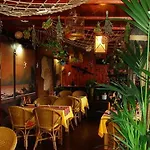 Henrietta Hotel 3*
