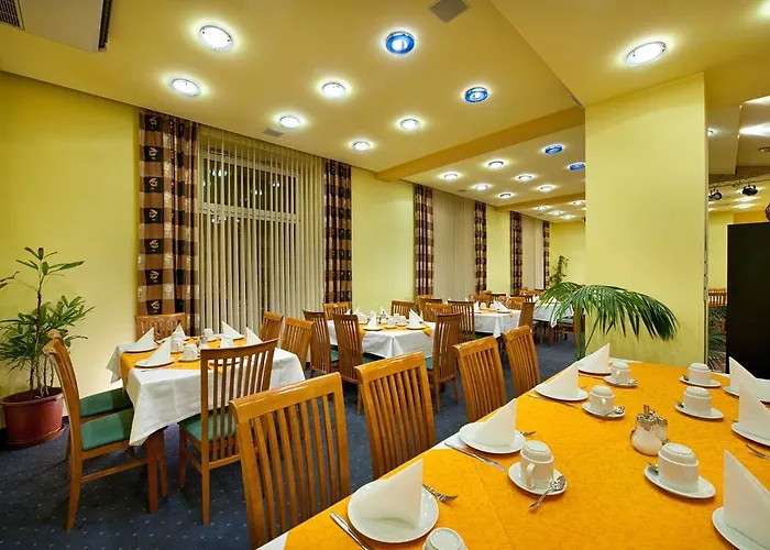 Hotel Henrietta 3*