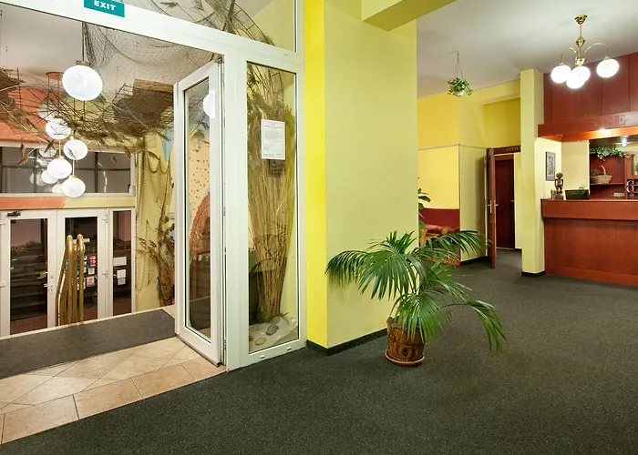 Henrietta Hotel