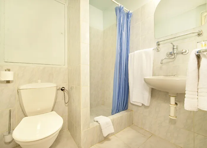 Henrietta Hotel