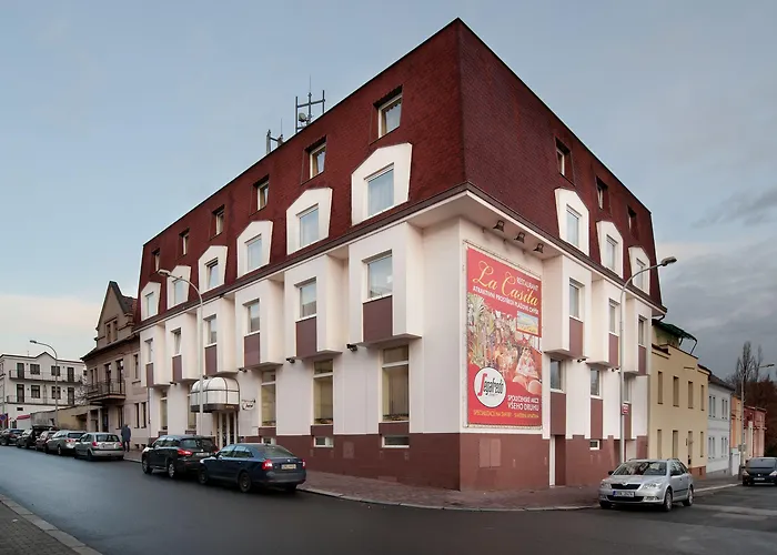 Henrietta Hotel
