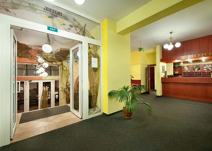 Henrietta Hotel 3*