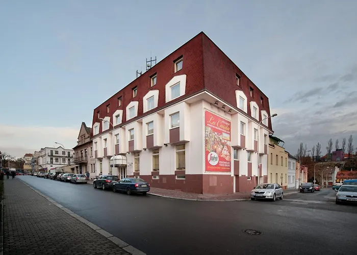 Henrietta Hotel 3*