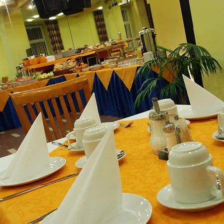 Henrietta Szálloda 3*