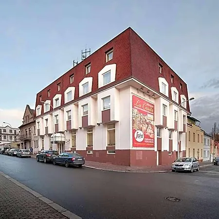 Henrietta Hotel
