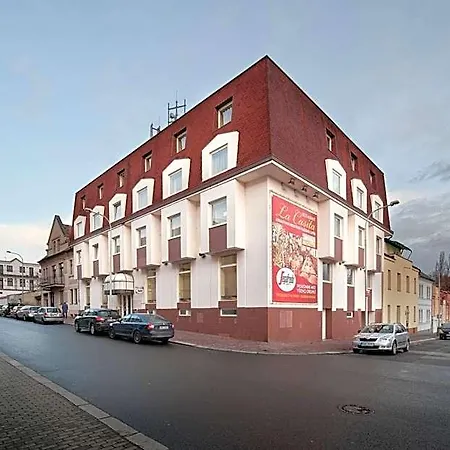 Henrietta 3* Praga