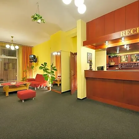 Henrietta 3* Praga