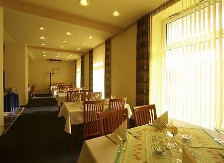 Otel Henrietta 3*