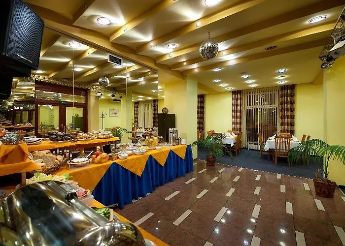 Henrietta Hotel